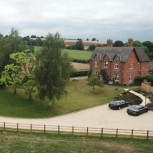 Farm stay Newcourt Barton, Cullompton